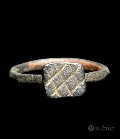 Anello romano antico talismano con rombi magici