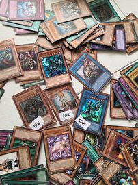 200 carte di Yu-Gi-Oh 