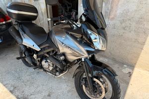Vstrom 650 cambio per moto o macchina d epoca