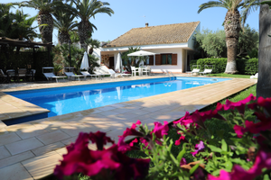 Villa con piscina ultime settimane luglio