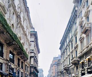 Palazzo / Stabile di 3000 m² con più di 5 locali a