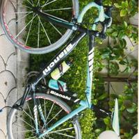  bici da corsa bianchi in carbonio 