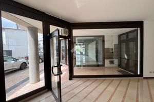 NEGOZIO A MONTEBELLUNA