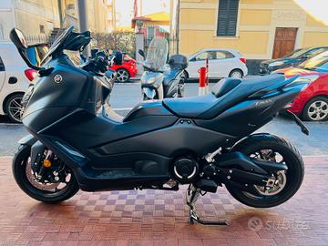 Yamaha T Max 560 base