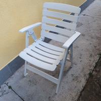 Poltrone e tavolo da esterno