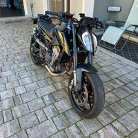 Ktm duke 890