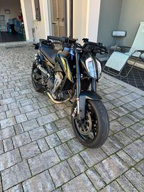 Ktm duke 890