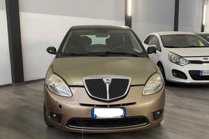Lancia Ypsilon 1.4 16V Platino