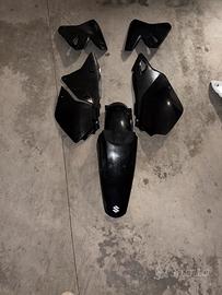 Plastiche, scarico e accessori var per DR-Z 400 SM