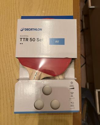 Racchette e palline da ping pong