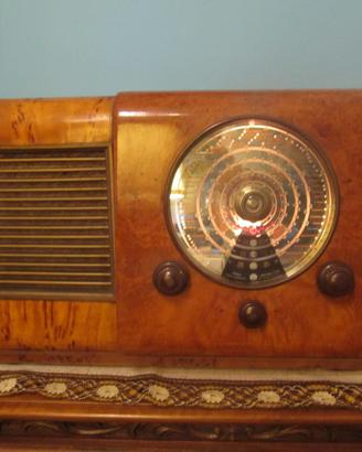 Antica Radio a valvole Imca Radio Pangamma 5582