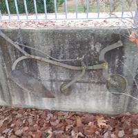 aratri ferro e legno vecchi