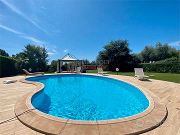 Villa con piscina - fiano romano