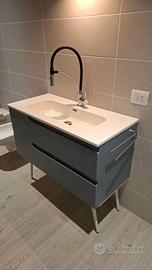 Mobile bagno con cassetti e colonna porta oggetti