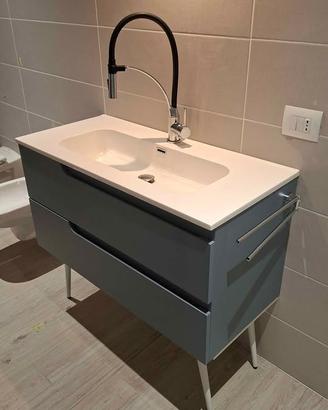 Mobile bagno con cassetti e colonna porta oggetti
