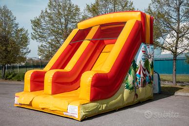 Scivolo Gonfiabile - Circo Colorato