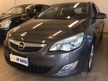 Opel Astra 1.4 100CV 5 porte Cosmo