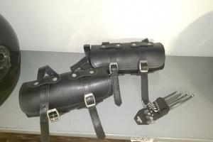 Barilotti in pelle per moto custom