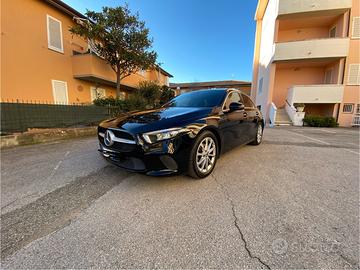 MERCEDES CLASSE A180d