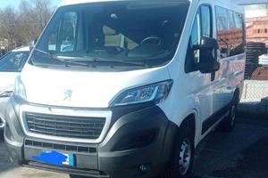 PEUGEOT Boxer 330 BlueHDi 140 S&S PC-TN Combi Pr