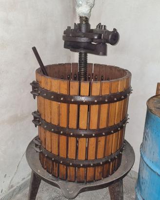 Torchio pressa a cricco 2 vel. per vinaccia (D 55)