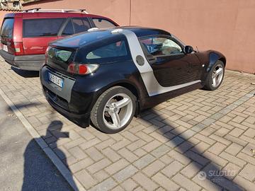 Smart Roadster incidentata