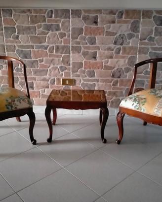 Coppia di poltroncine a pozzetto