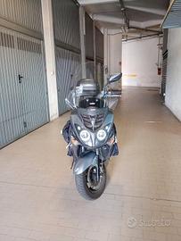 sym 200 con mantella antipioggia