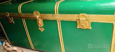 baule vintage foderato internamente 