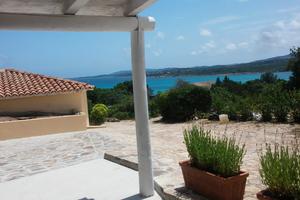 Graziosa casetta sul mare