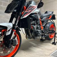 KTM 890R full Akra