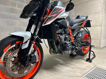 KTM 890R full Akra
