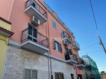 Trivani di 70 mq, con doppio affaccio.