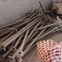 Puntelli a croce con vite regolabile