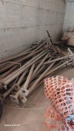 Puntelli a croce con vite regolabile