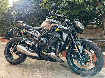 Triumph Street Triple 765 R - 2023