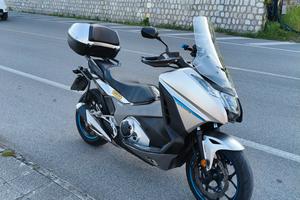 Honda Integra 750 Sport S 