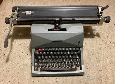 Macchina da scrivere Olivetti 82 Diaspron