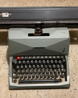 Macchina da scrivere Olivetti 82 Diaspron