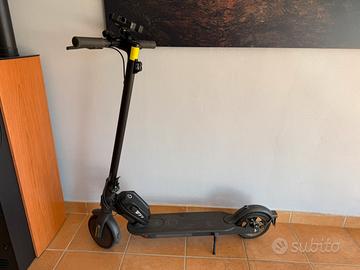 Xiaomi electric scooter Pro 2, monopattino