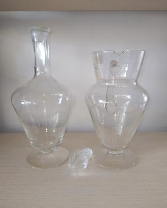 Brocca e bottiglia in cristallo antico inciso 