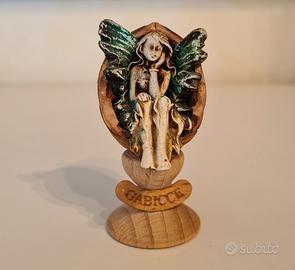 Fata intagliata nel legno