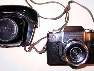 Macchina fotografica Contaflex Zaiss 126 e flash