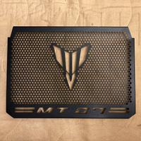 Copriradiatore yamaha mt07