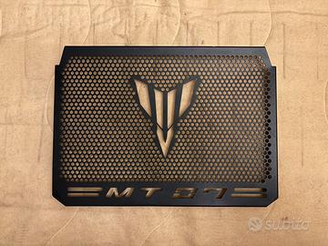 Copriradiatore yamaha mt07