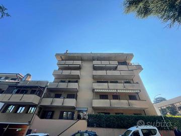 Appartamento di 70 m² con 3 locali e box auto a Le