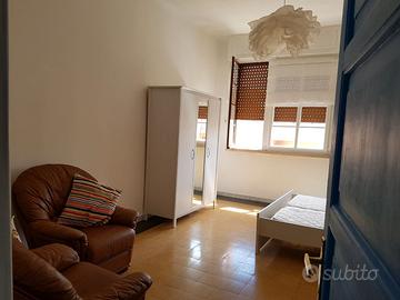 2 stanze singole per studenti a piazza Dante