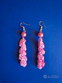 orecchini realizzati a uncinetto 