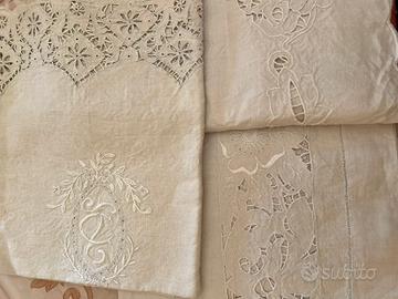 set asciugamani ricamati