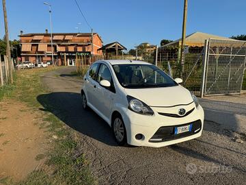 Toyota Aygo 1.0 12V VVT-i 5 porte Active Connect N